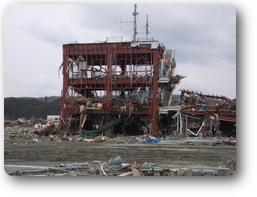 震災から10日後に現地で撮影した南三陸の防災庁舎 震災から10日後に現地で撮影した南三陸の防災庁舎